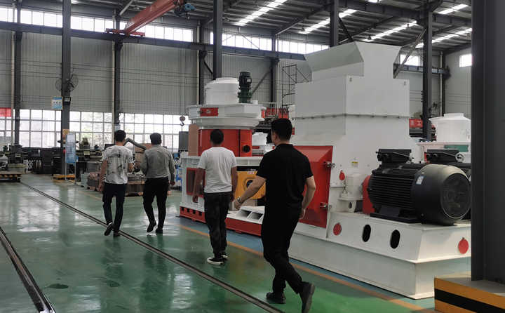 制粒机展厅.jpg 制粒机展厅.jpg