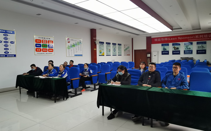 秋季新员工培训现场.jpg 秋季新员工培训现场.jpg