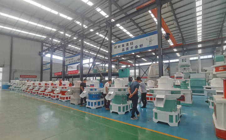 木屑颗粒机考察团.jpg 木屑颗粒机考察团.jpg